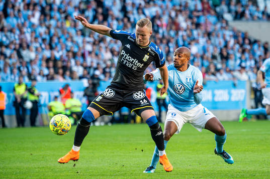 IFK Göteborgs Gustav Engvall mot Malmö FFs Fouad Bachirou