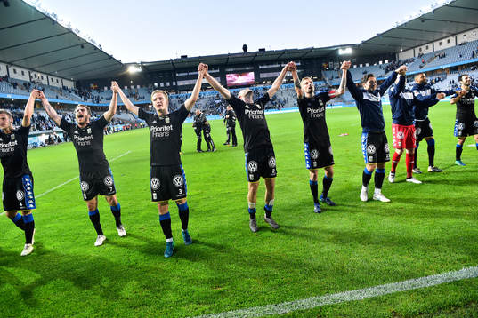 IFK Göteborgs spelare jublar