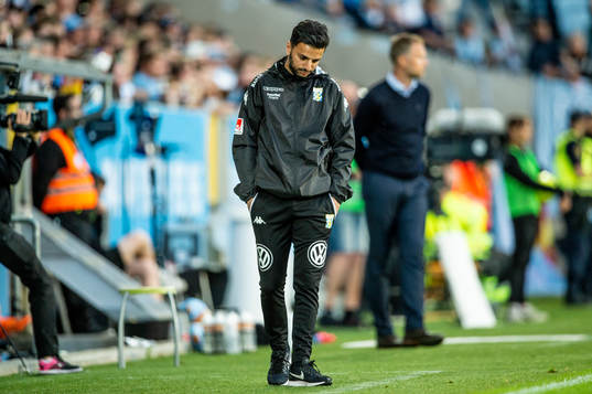 IFK Göteborgs tränare Poya Asbaghi deppar