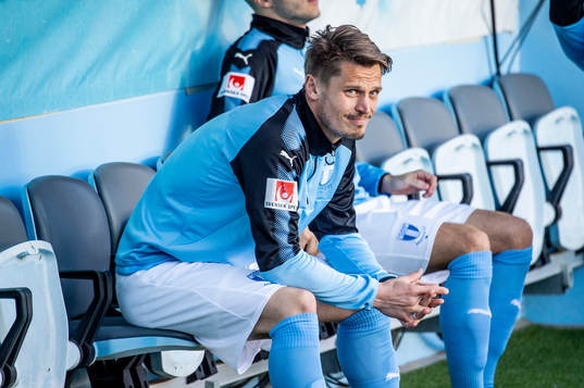 Malmö FFs Markus Rosenberg på bänken