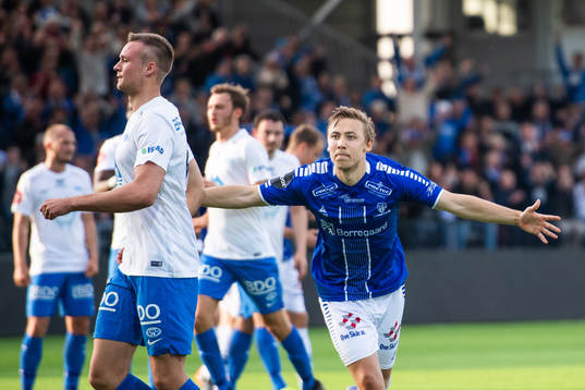 Mikkel Agger of Sarpsborg 08 celebrate scoring 2-1