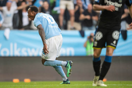 Malmö FFs Carlos Strandberg jublar