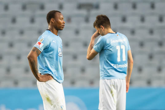 Malmö FFs Carlos Strandberg och Alexander Jeremejeff deppar