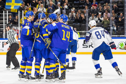 Sveriges Mikael Backlund jublar