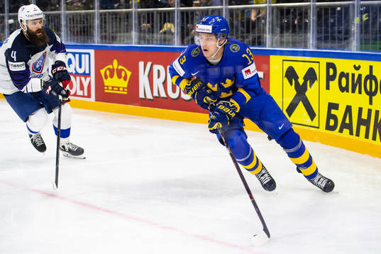 Sveriges Mattias Janmark driver pucken