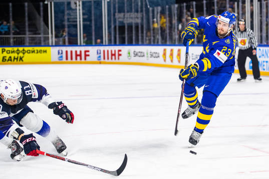 Sveriges Oliver Ekman Larsson gör 3-0-målet