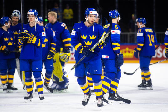 Sveriges Magnus Pääjärvi-Svensson jublar och tackar