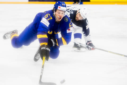Sveriges Rickard Rakell och Frankrikes Florian Chakiachvili