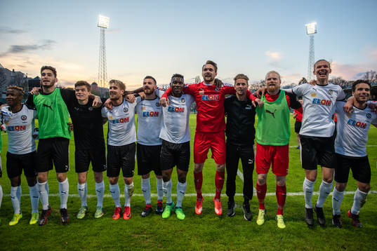 Örebros spelare jublar
