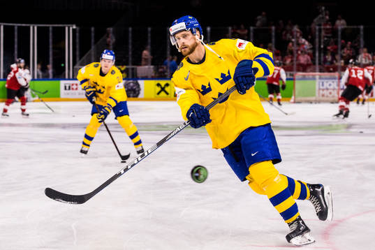 Sveriges Adam Larsson