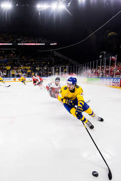 Sveriges Dennis Everberg jagad av Österrikes Thomas