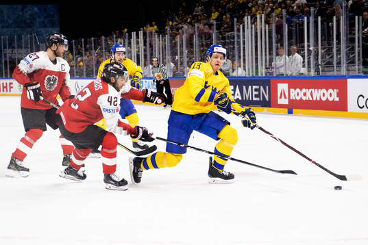 Österrikes Layne Viveiros och Sveriges Mattias Janmark