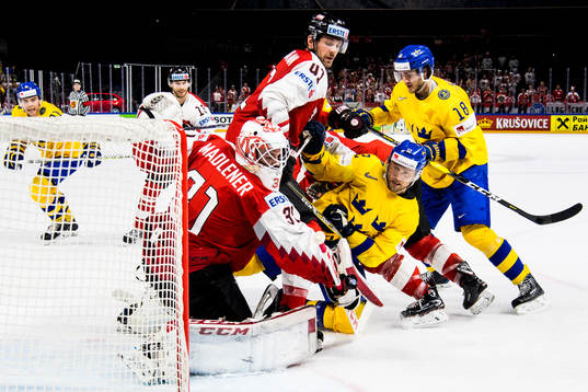 Bläddra bland fler bilder av Ishockey, Ishockey-VM 2018, Dag 6, Sverige - Österrike