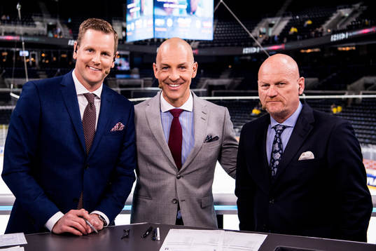 Programledare Niklas Jihde och experterna Håkan Södergren