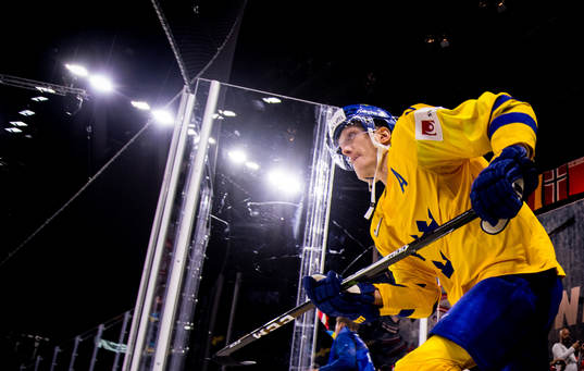 Sveriges John Klingberg gör entré