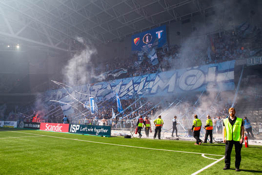 Matchstarten uppskjuten på grund av rök