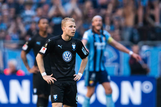 Malmö FFs Oscar Lewicki deppar