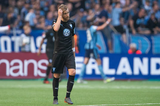 Malmö FFs Rasmus Bengtsson deppar
