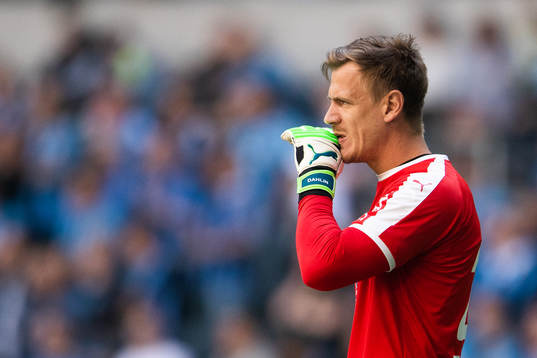 Malmö FFs målvakt Johan Dahlin deppar