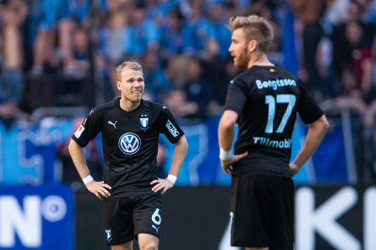 Malmö FFs Oscar Lewicki och Rasmus Bengtsson deppar