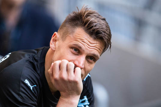 Malmö FFs Markus Rosenberg deppar på bänken