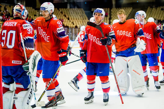 Goaltender Lars Haugen, Thomas Valkvæ Olsen, Tobias