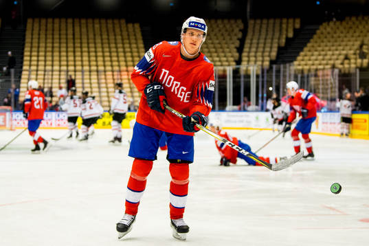 Christian Bull of Norway warms up