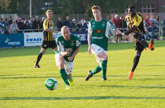 IFK Hässleholms Mike Andrew i matchen i division 2 mellan