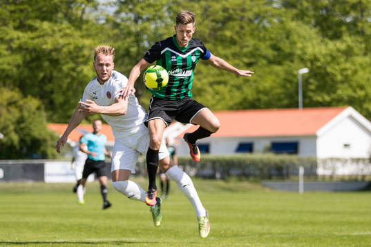 Bläddra bland fler bilder av Fotboll, Division 2, Hittarp - Högaborg