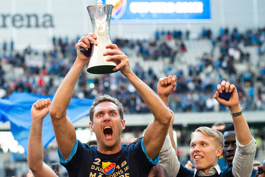 Djurgårdens målvakt Andreas Isaksson jublar vid