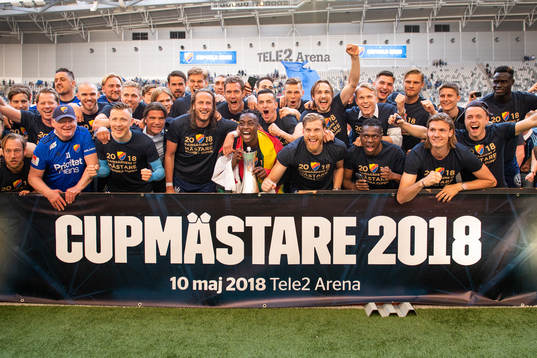 Djurgårdens spelare jublar vid prisutdelningen