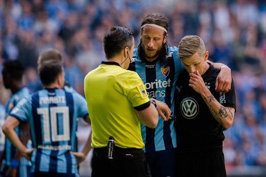 Djurgårdens Jonas Olsson och Malmö FFs Sören Rieks i