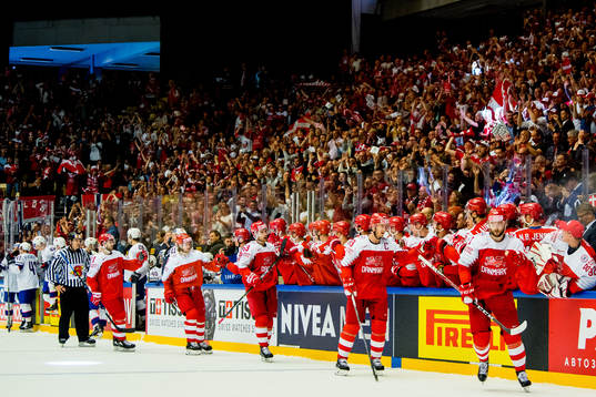 Bläddra bland fler bilder av Ice Hockey, World Championships, day 8, Denmark - Norway