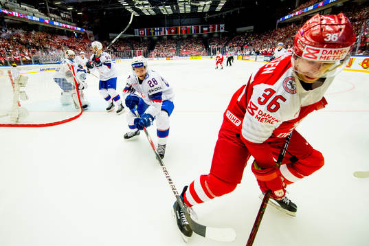 Niklas Roest of Norway and Jannik Hansen of Denmark