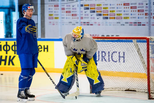 Carl Klingberg och målvakt Magnus Hellberg