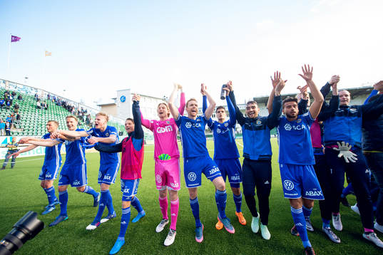 Sundsvalls spelare jublar