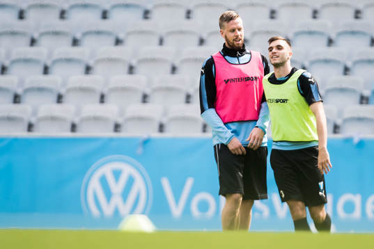 Leeds Pontus Jansson och Malmö FFs Egzon Binaku