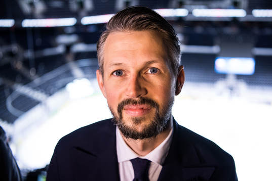 Viasats expertkommentator Rickard Wallin
