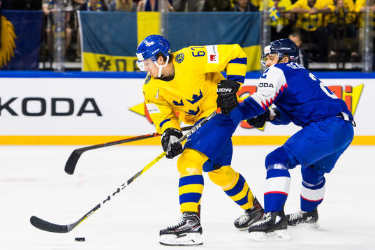 Sveriges Rickard Rakell och Slovakiens Andrej Sekera