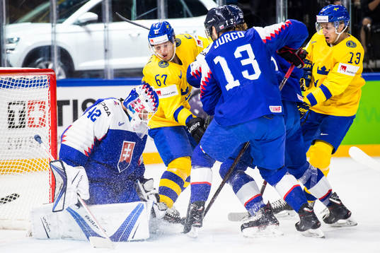 Sveriges Rickard Rakell och Mattias Janmark oroar mot