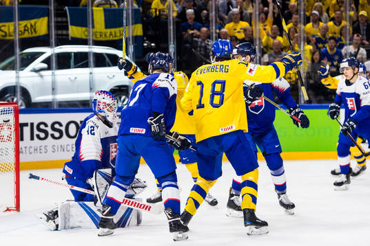 Sveriges Dennis Everberg jublar