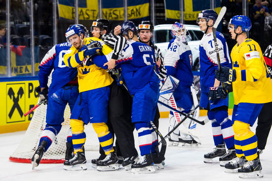 Sveriges Gustav Nyquist och Slovakiens Dominik Granak i