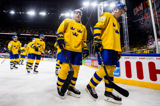 Sveriges Lias Andersson och Elias Pettersson deppar när