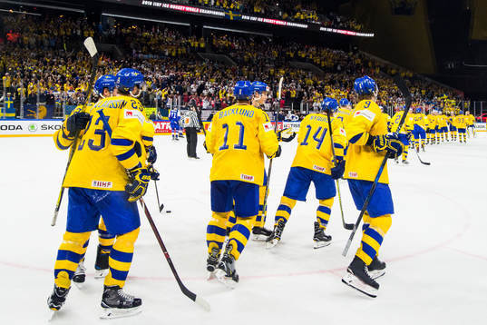 Sveriges spelare jublar