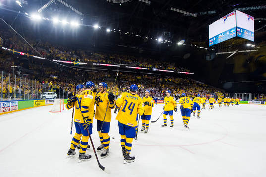 Sveriges spelare jublar