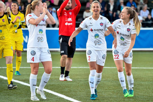 Rosengårds spelare jublar