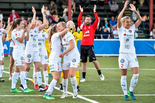 Rosengårds spelare jublar