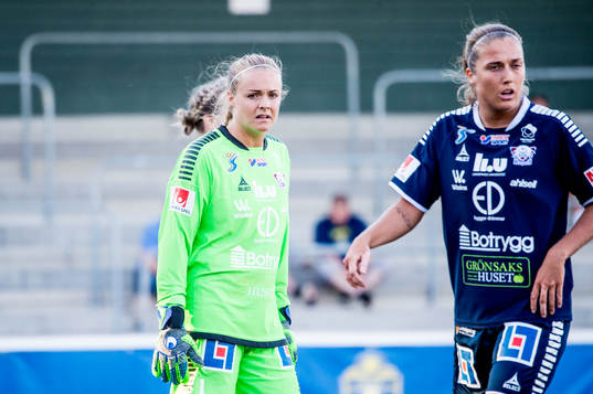 Linköpings målvakt Hilda Carlén deppar