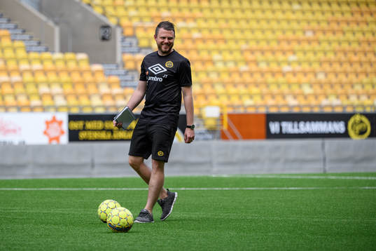 manager Jimmy Thelin