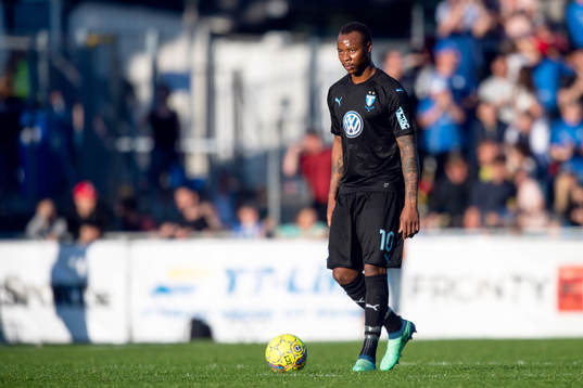 Malmö FFs Carlos Strandberg deppar